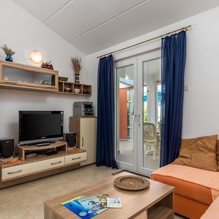 Rona Apartment Aurora Novalja Exteriér fotografie
