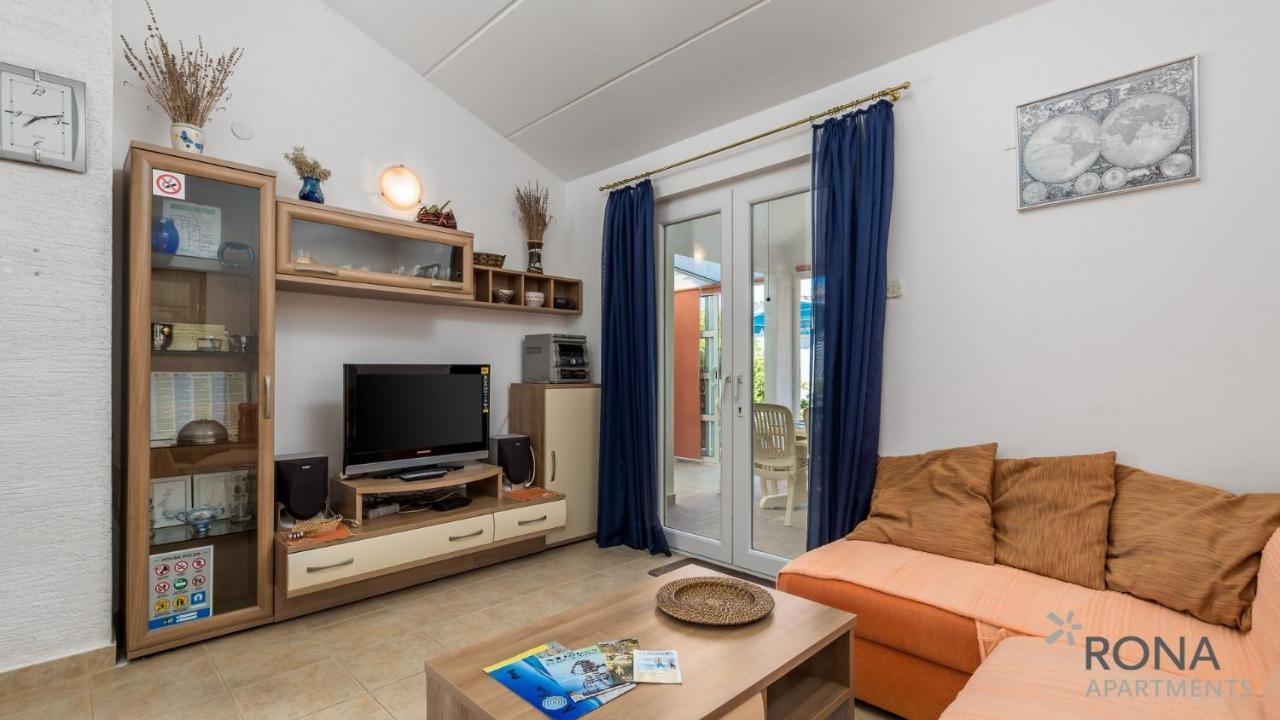 Rona Apartment Aurora Novalja Exteriér fotografie